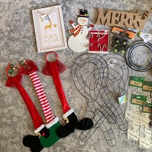 Christmas Decor & Craft Lot